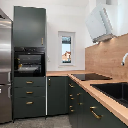 아파트 Attic Oasis - 2 Bedroom 자다르