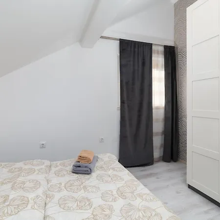 아파트 Attic Oasis - 2 Bedroom *